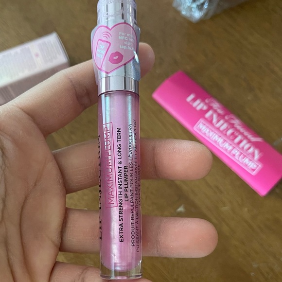 NIB Too Faced Lip Injection Maximum Plump Extra Strength Lip Plumper Gloss - Picture 4 of 10